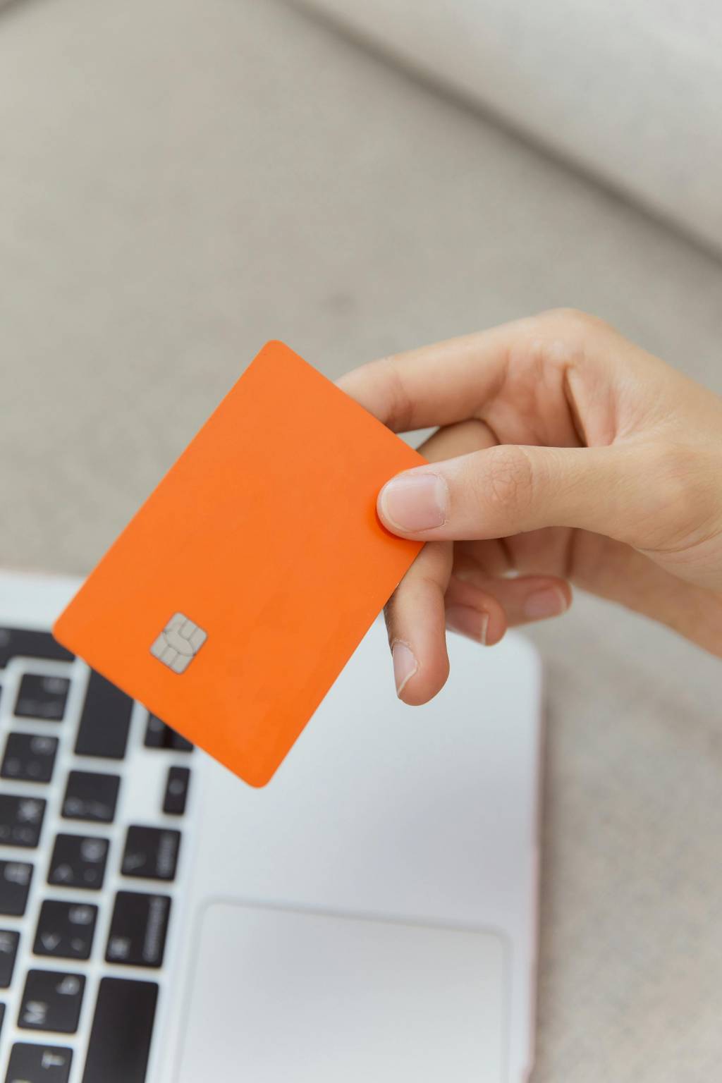 Banque en ligne pour interdit bancaire : quelles options ?